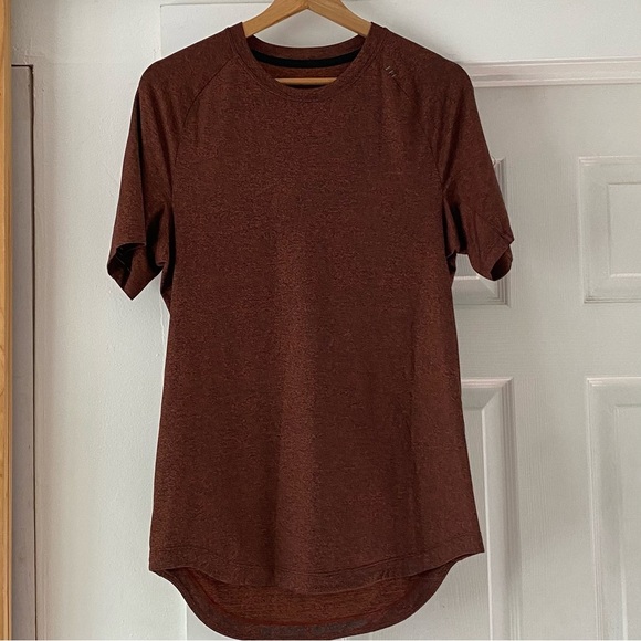 Lululemon Mens Short Sleeve Shirt - Picture 1 of 3